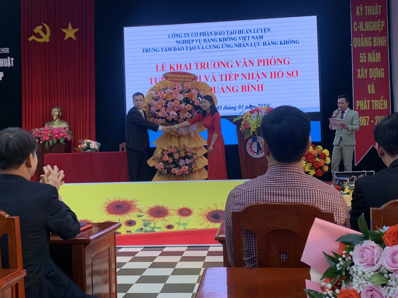 TTTCUNL: Khai trương văn phòng và ký kết hợp tác với trường Cao đẳng Kỹ thuật công-Nông nghiệp tỉnh Quảng Bình