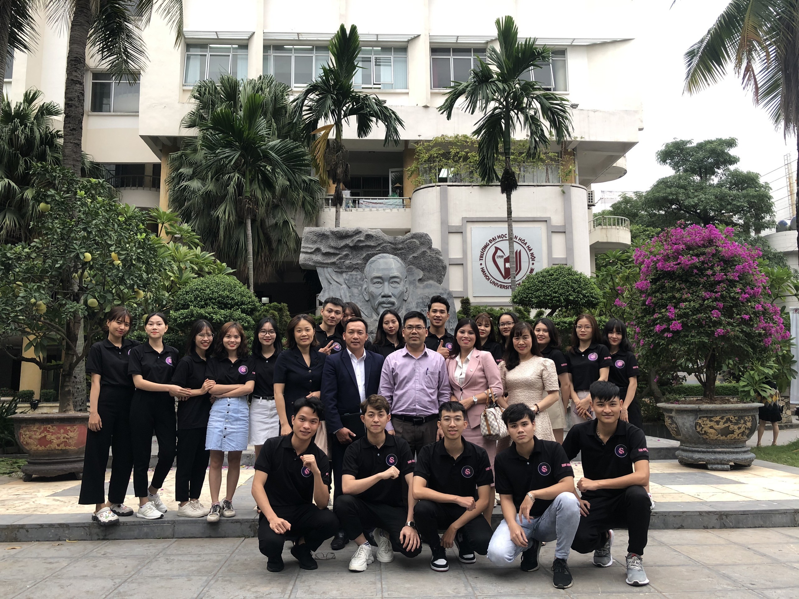TGặp mặt và trao đổi về hợp tác hướng nghiệp nghề cho sinh viên Đại học Văn hóa Hà Nội