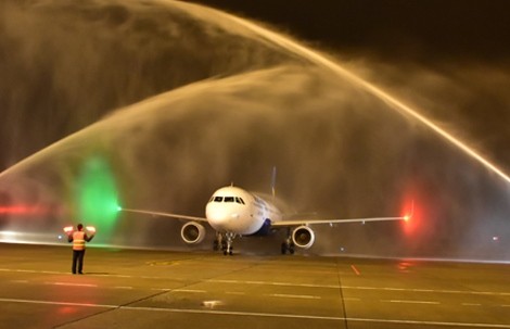TTàu bay của Vietravel Airlines lần đầu tiên hạ cánh tại sân bay Phú Bài