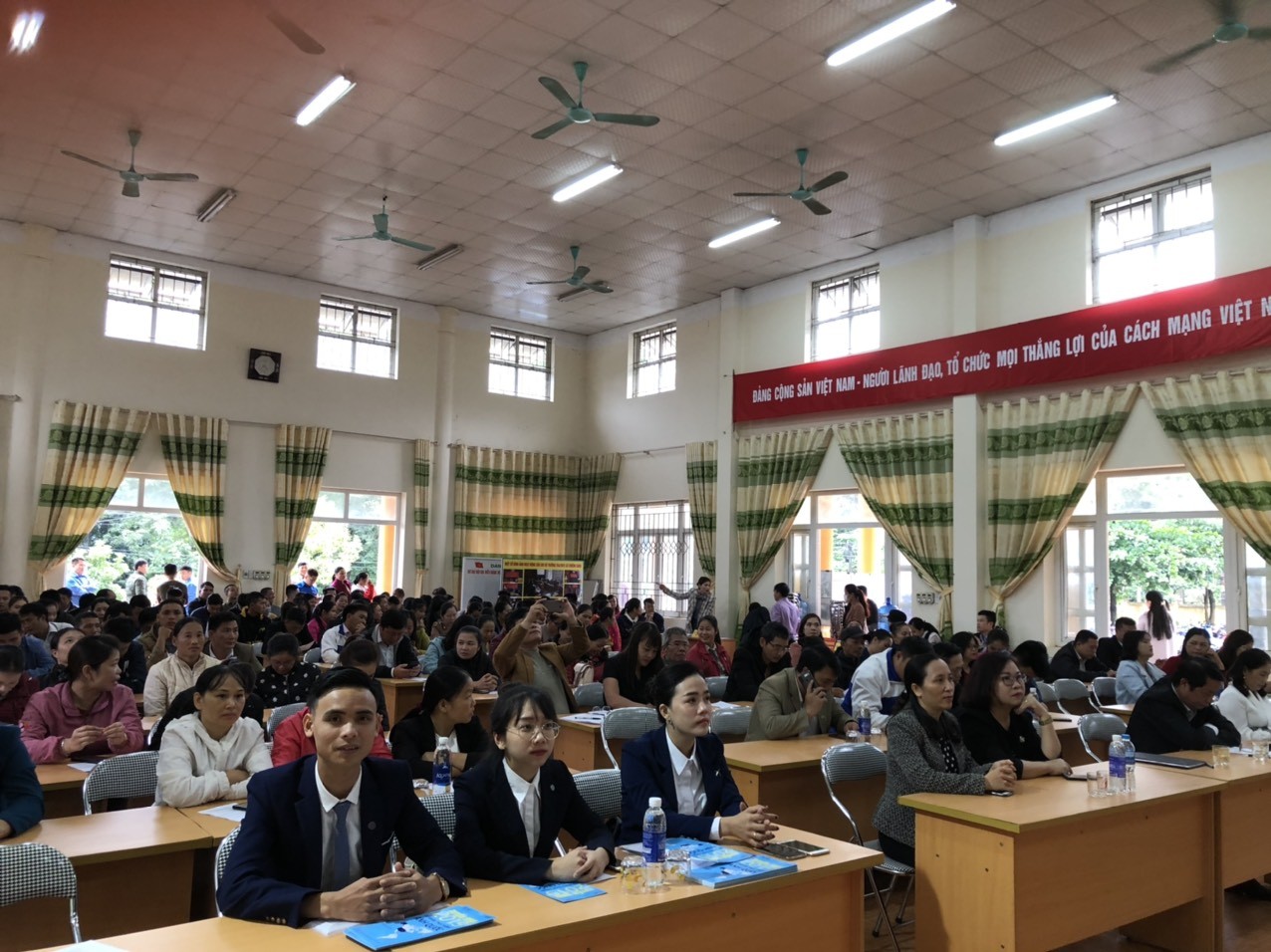 TChi nhánh Hà Nội tham gia phiên giao dịch việc làm lưu động huyện Mai Châu tỉnh hòa Bình
