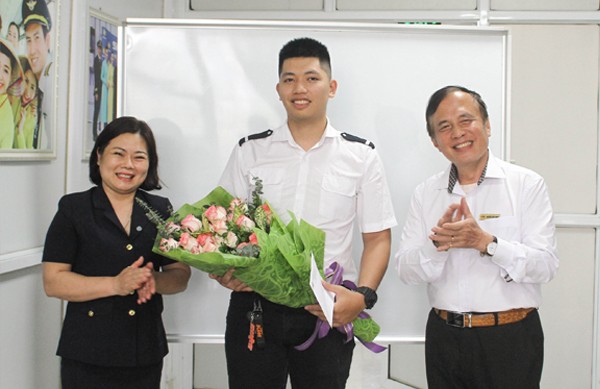 Trung tâm Đào tạo Hàng không Việt Nam biểu dương khen thưởng các học viên có thành tích học tập xuất sắc