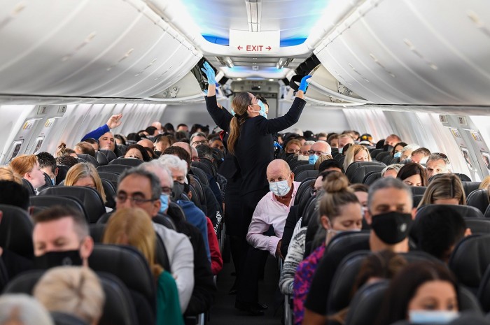Nghịch lý khách tăng trở lại, hàng không Mỹ chật vật hồi phục