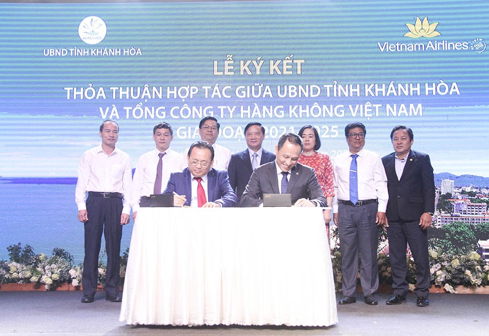 TKhánh Hòa triển khai chương trình hợp tác với Vietnam Airlines giai đoạn 2021 - 2025