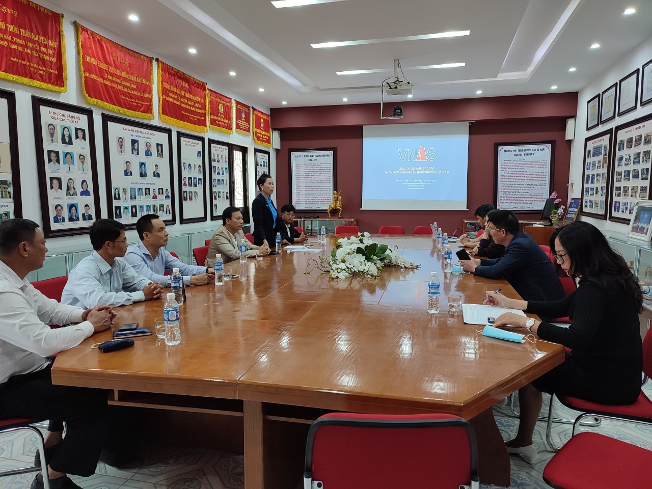 TCông ty Cổ phần Đào tạo Huấn luyện Nghiệp vụ hàng không Việt Nam đến thăm và làm việc với một số đơn vị trường tại thành phố Hải Phòng