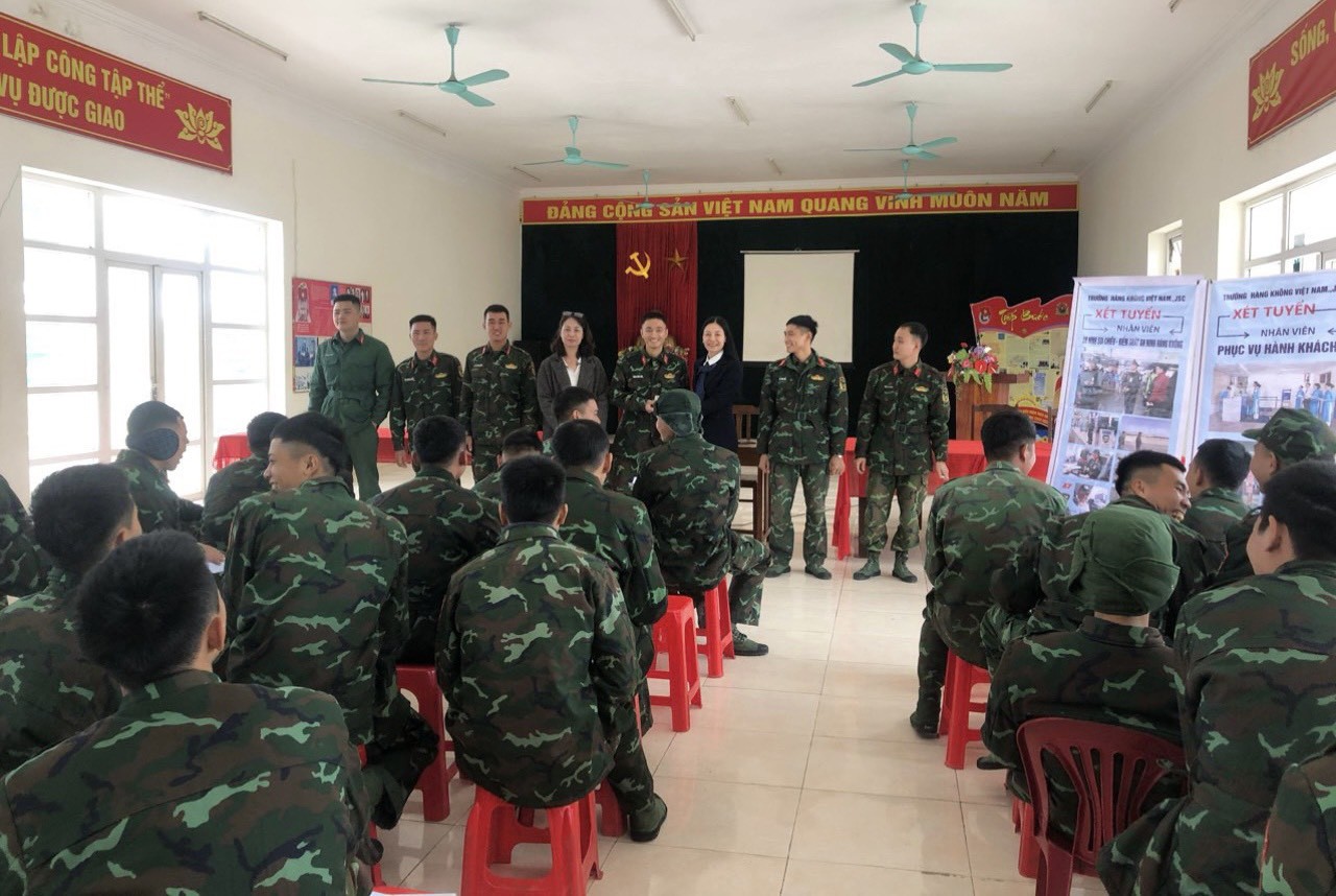 VPTS Hải Dương: Gần 800 chiến sỹ các tiểu đoàn trực thuộc Sư 395 Quảng Yên, Quảng Ninh tiếp cận thông tin nghề nghiệp ngành hàng không