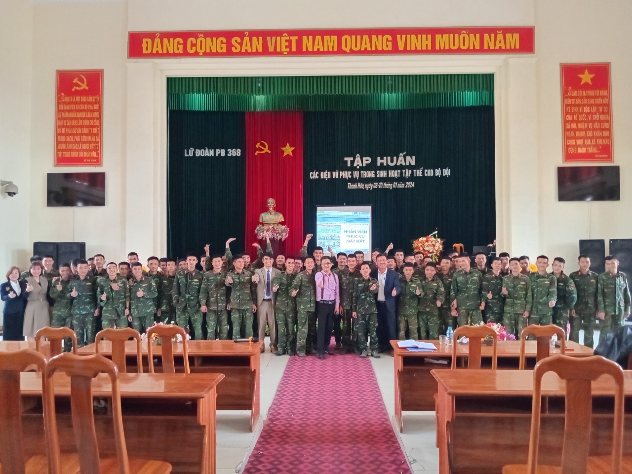 VPTS Ninh Bình - Phối hợp tổ chức giới thiệu, định hướng nghề nghiệp cho quân nhân tại Lữ đoàn pháo binh 368 Bỉm Sơn, Thanh Hóa