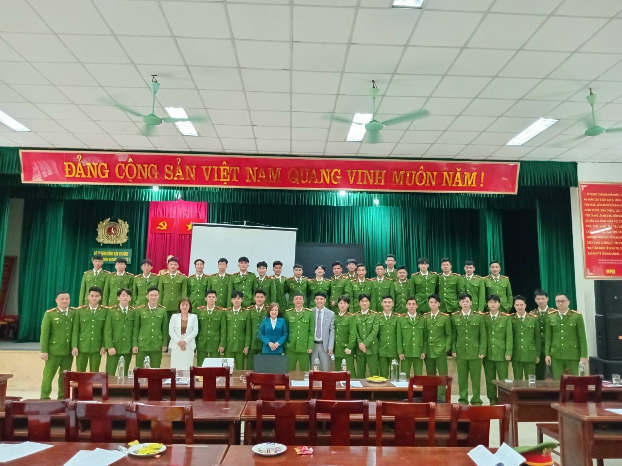 TVP Ninh Bình-Hướng nghiệp nghề cho chiến sỹ  nghĩa vụ thuộc Tiểu đoàn Cảnh sát đặc nhiệm số 1 Hà Nội