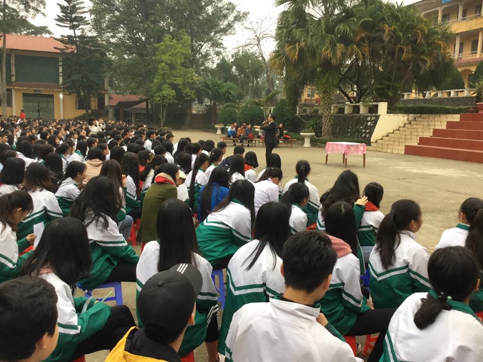 TTọa đàm tư vấn hướng nghiệp cho học sinh trường THPT Định Hóa, THPT Yên Bình - tỉnh Thái Nguyên