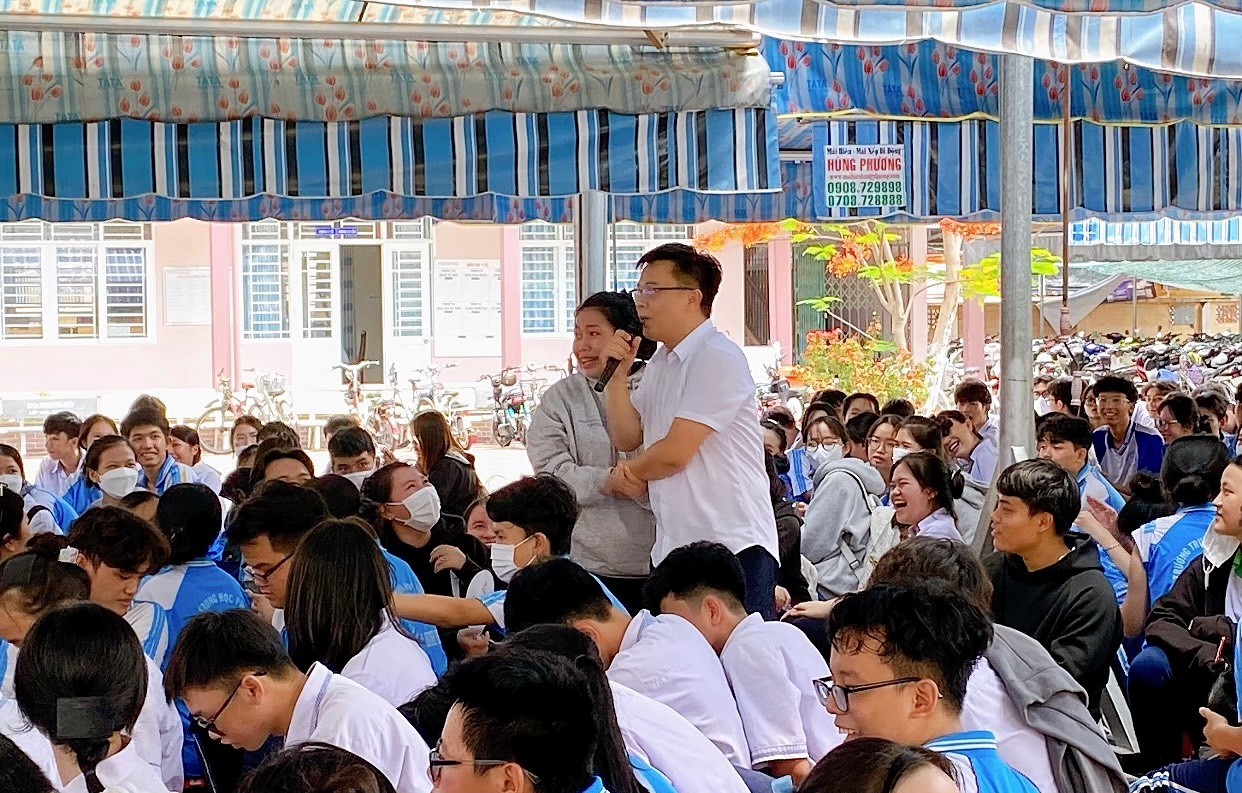 TTọa đàm cơ hội học tập và việc làm ngành hàng không cho học sinh Trường THPT Nguyễn Bỉnh Khiêm Bà Rịa, Vũng Tàu