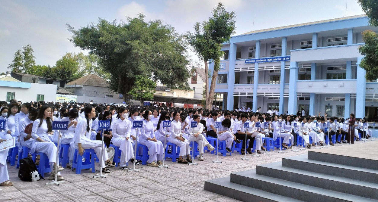 TVP Đồng Nai-hướng nghiệp cho học sinh trường THPT Định Quán Đồng Nai