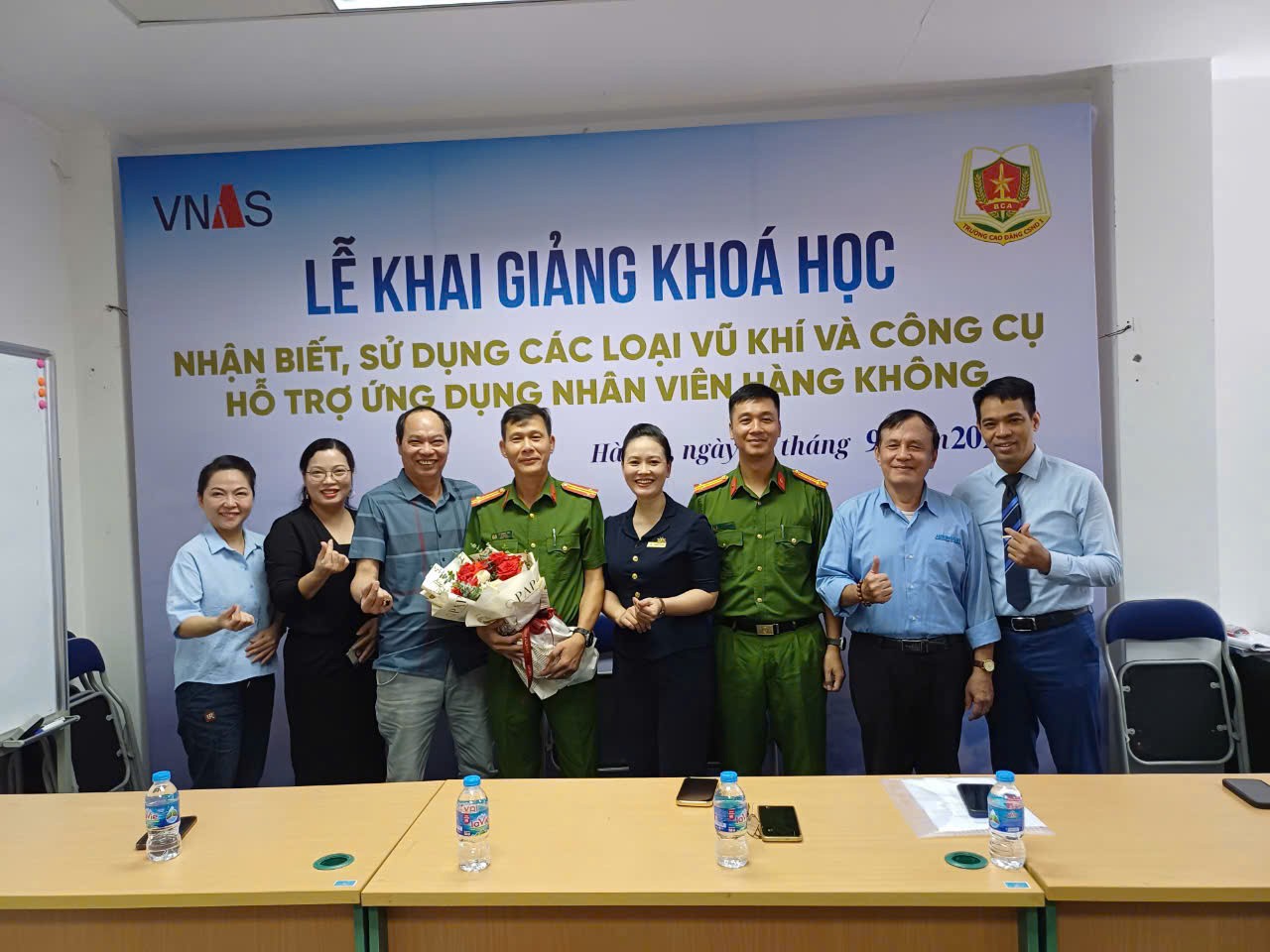 TKHAI GIẢNG KHÓA HỌC NHẬN BIẾT, SỬ DỤNG CÁC LOẠI VŨ KHÍ VÀ CÔNG CỤ HỖ TRỢ ỨNG DỤNG NHÂN VIÊN HÀNG KHÔNG