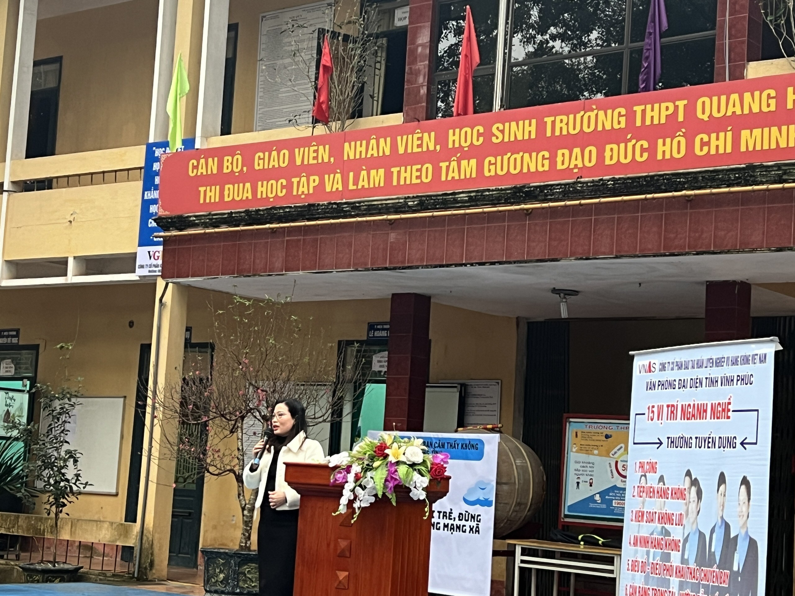 TTT Huấn luyện bay-Định hướng nghề nghiệp cho học sinh trường THPT Quang Hà, Vĩnh Phúc